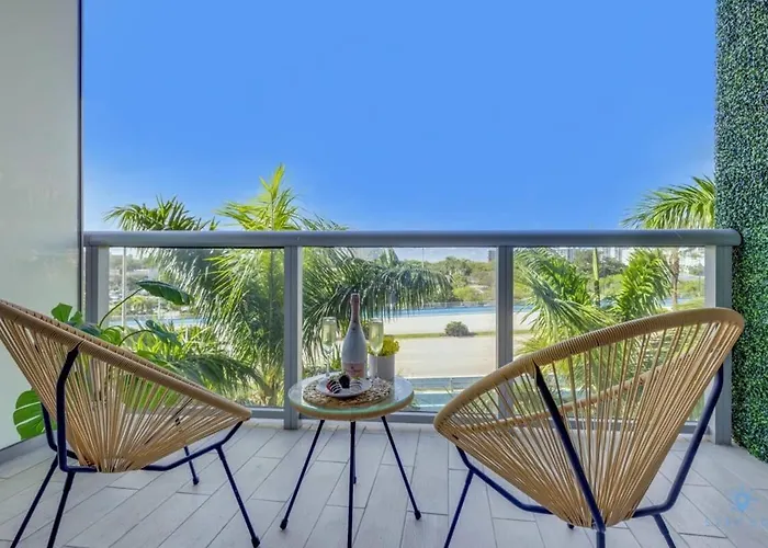Tropical Apartment - Balcony - Resort, Pool - Gym