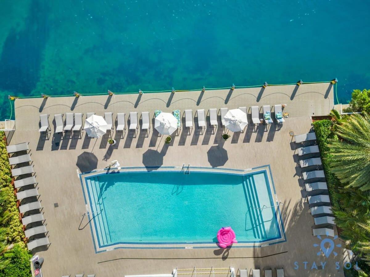 Tropical - Balcony - Resort, Pool - Gym Holiday home