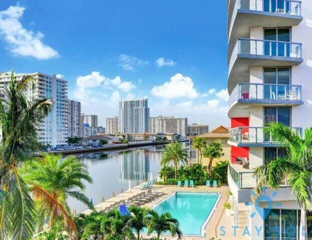 Tropical - Balcony - Resort, Pool - Gym